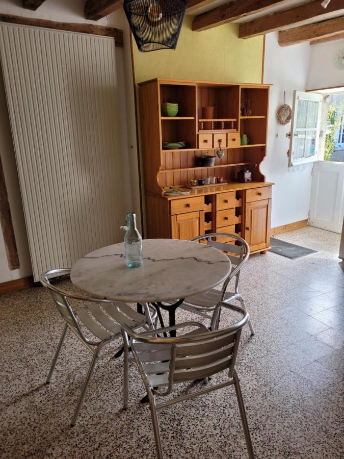 Gite De La Tour De Loire - 65 M2 Au Pied D'Une Tour De Gue Du 17Eme Siecle Mer Eksteriør billede
