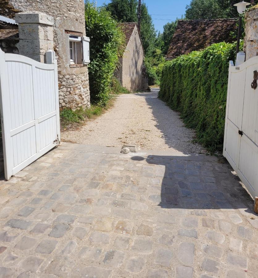 Gite De La Tour De Loire - 65 M2 Au Pied D'Une Tour De Gue Du 17Eme Siecle Mer Eksteriør billede